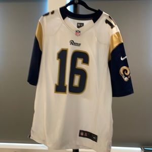 LA Rams Jersey. #16 Goff. Men’s size M